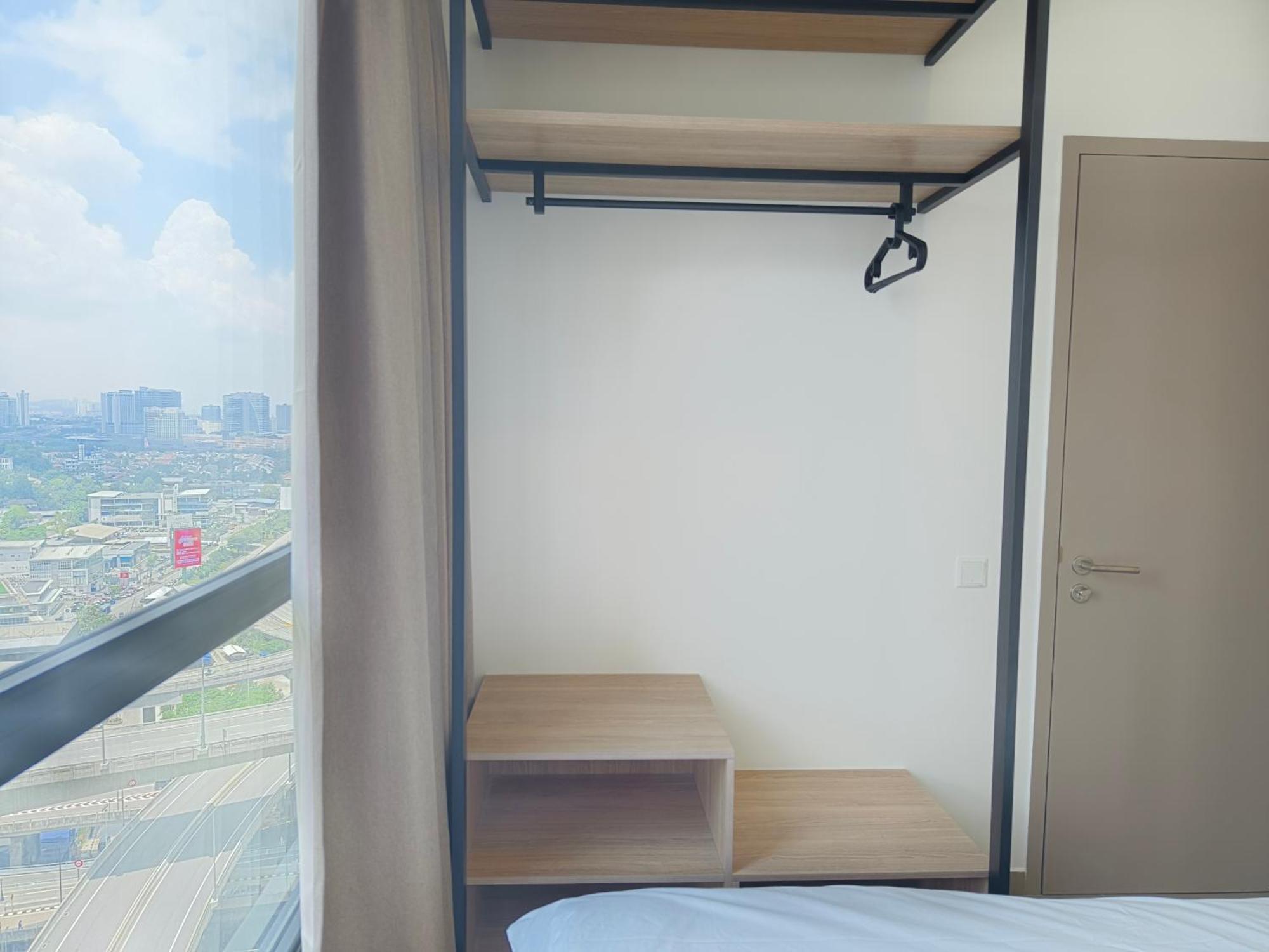 Mossaz Suites Empire City By Starwood 페탈링자야 외부 사진